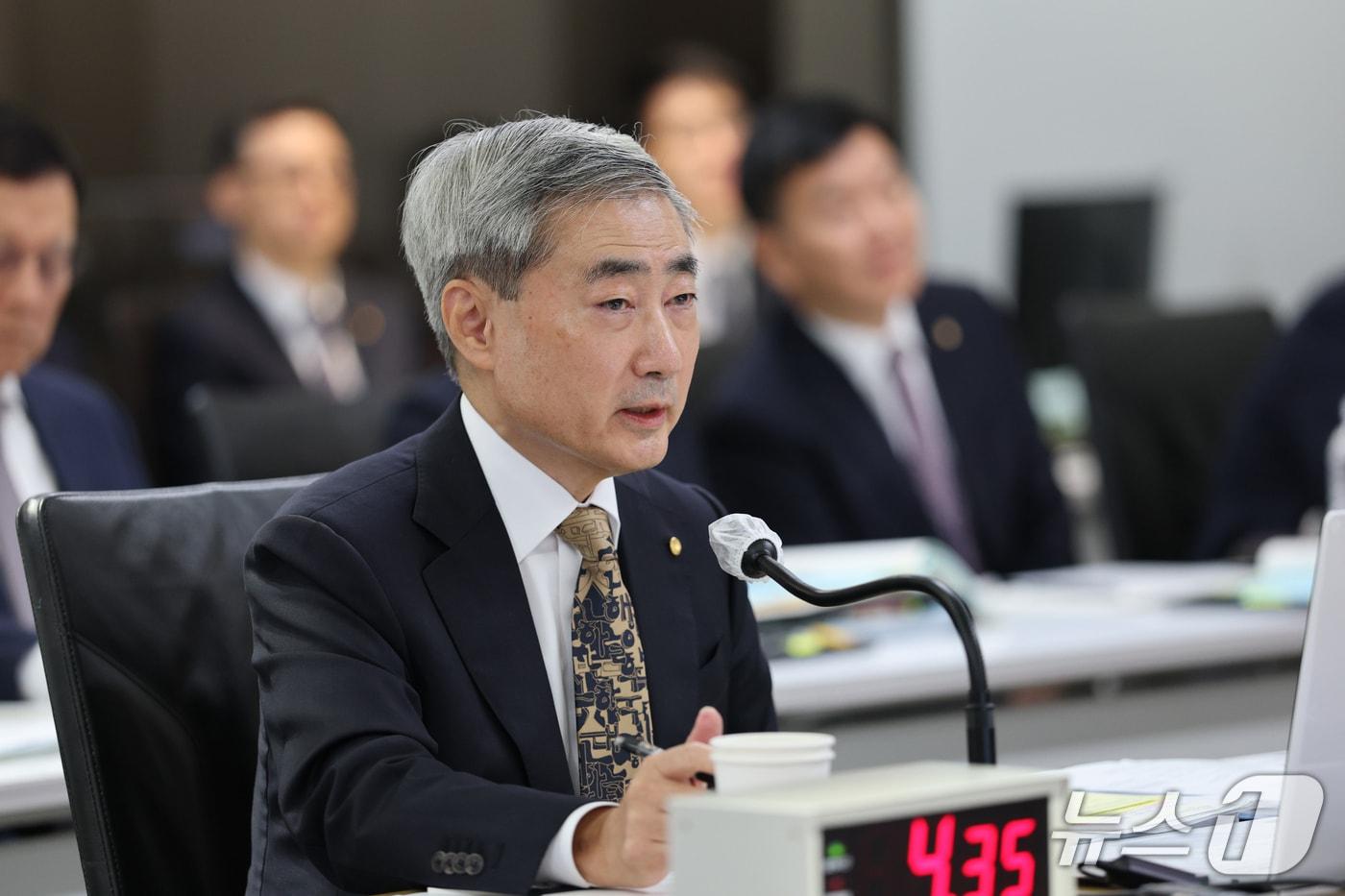 신현송 한국은행 총재가 12일 오전 서울시 중구 남대문로 한국은행에서 열린 국회 재정경제기획위원회의 한국은행 국정감사에서 위원 질의에 답하고 있다. (공동취재) 2026.10.12 ⓒ 뉴스1 박정호 기자