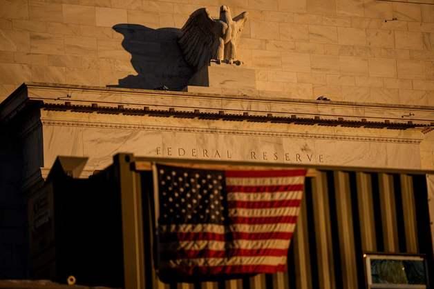 美 금리 인하에도 주춤한 비트코인…위험 회피 심리에 1%대 약세[코인브리핑]