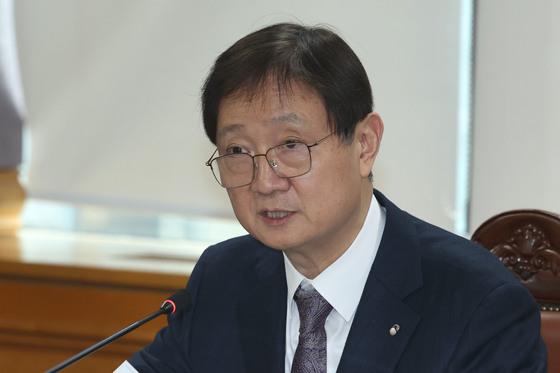 '금가분리 벽' 쳐놓고 이제와서 금융사 수준 규제?…당국의 '이율배반'